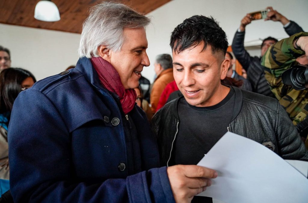 Llaryora anunció obras y entregó aportes para localidades del departamento Pocho