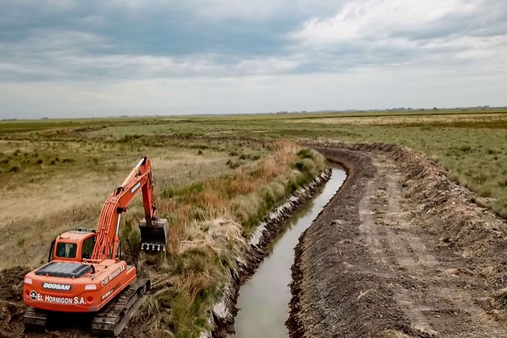 Obras hídricas: la Provincia realizará refuncionalizaciones que impactarán a más de 15 mil hectáreas del departamento Marcos Juárez